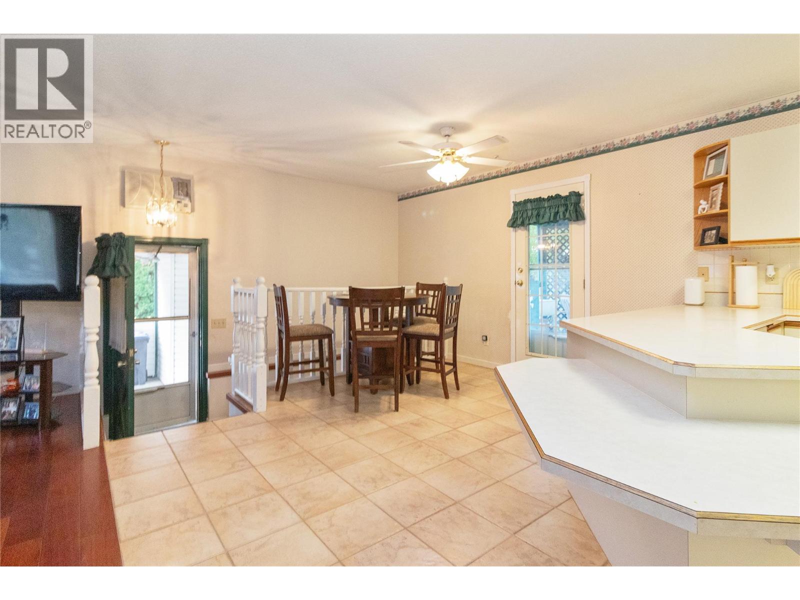  1040 Cactus Road, Kelowna