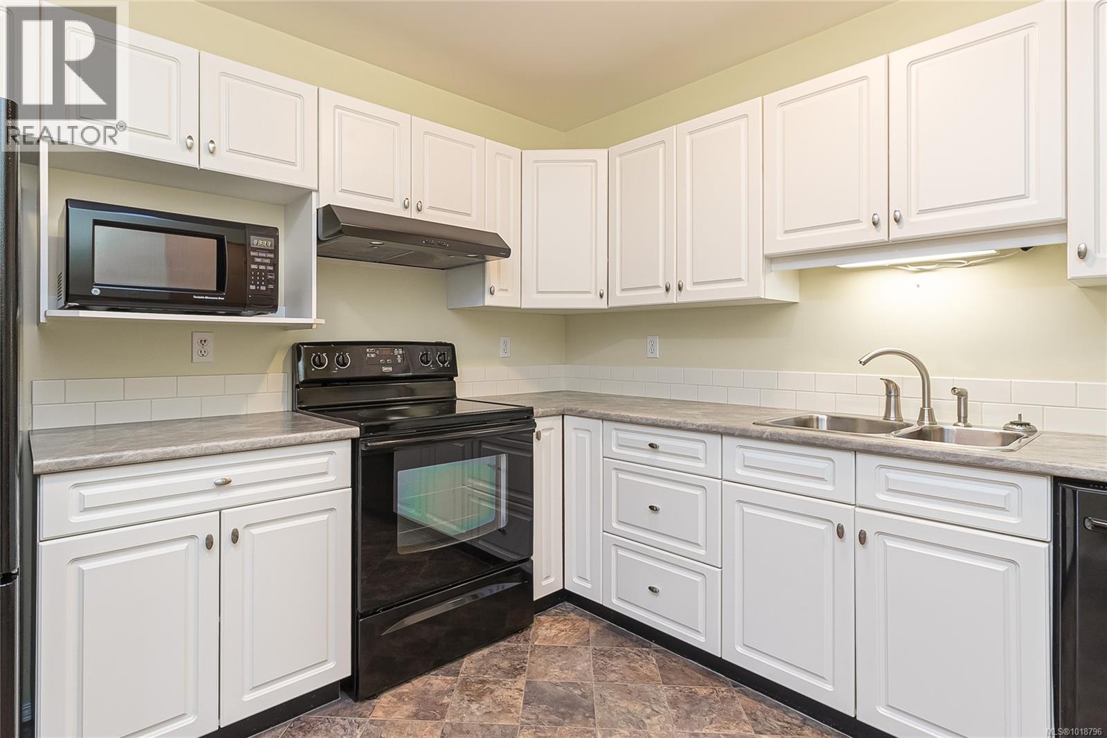 D 10124 Resthaven Drive, Sidney