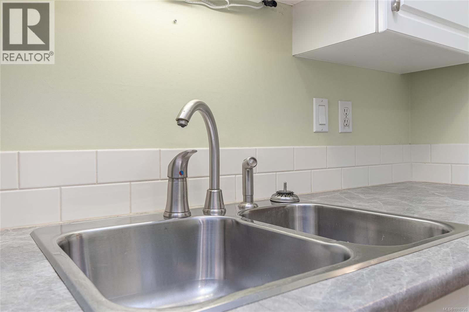 D 10124 Resthaven Drive, Sidney