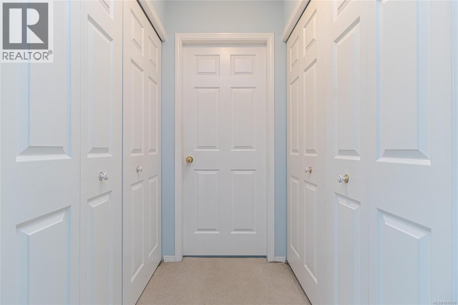 D 10124 Resthaven Drive, Sidney