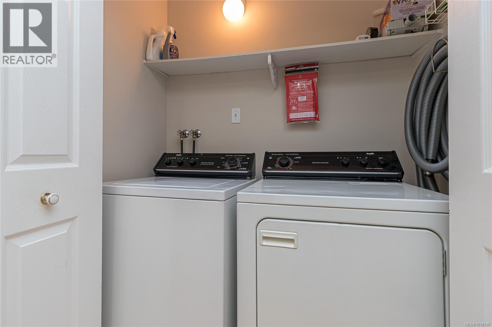 D 10124 Resthaven Drive, Sidney