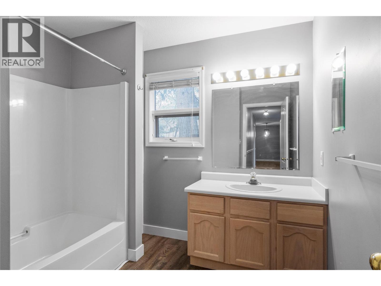  660 25 Street, Salmon Arm