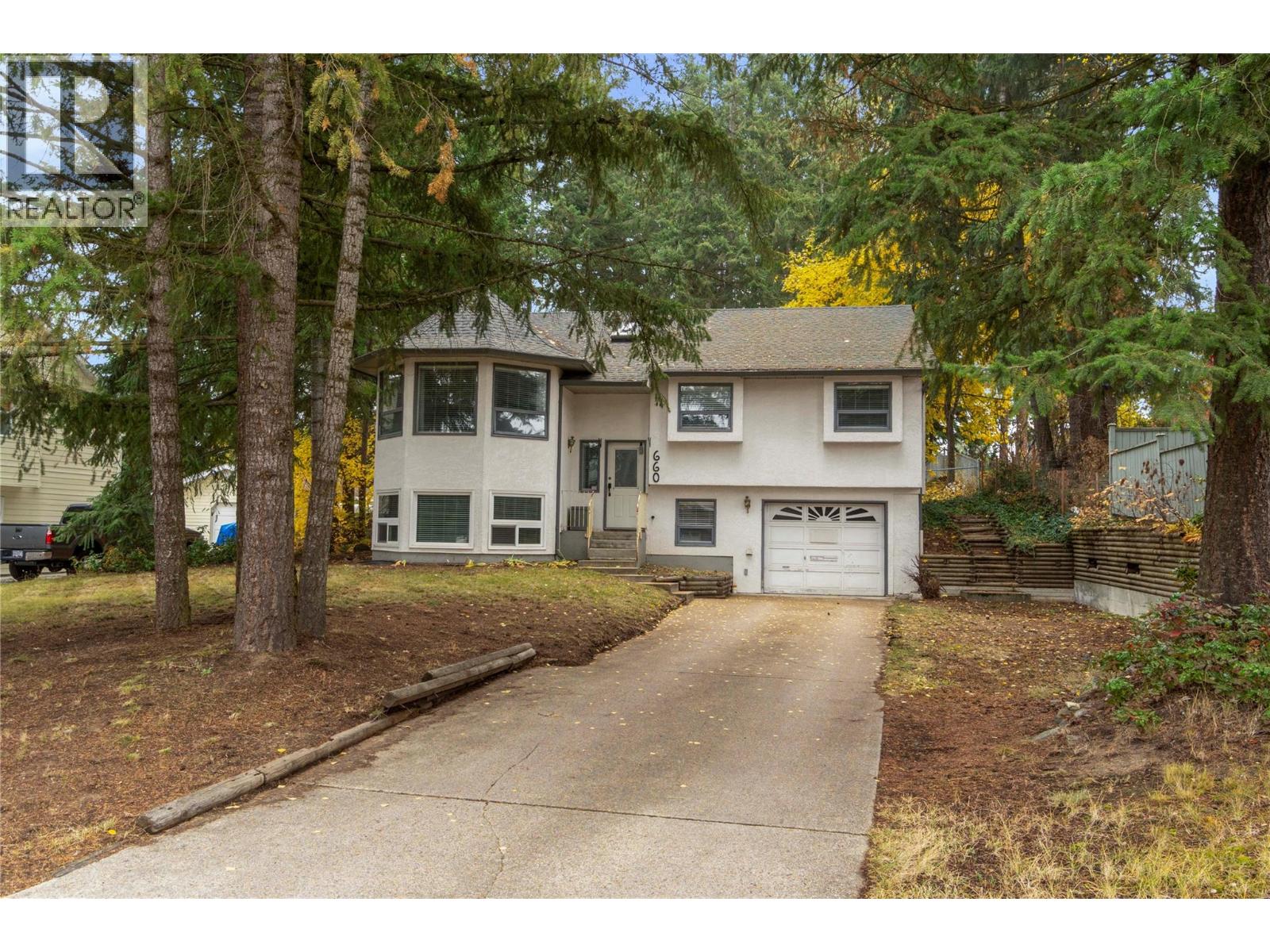  660 25 Street, Salmon Arm