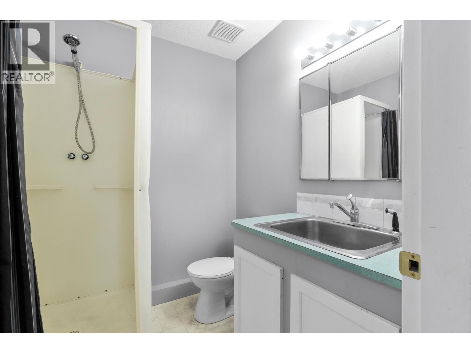  660 25 Street, Salmon Arm