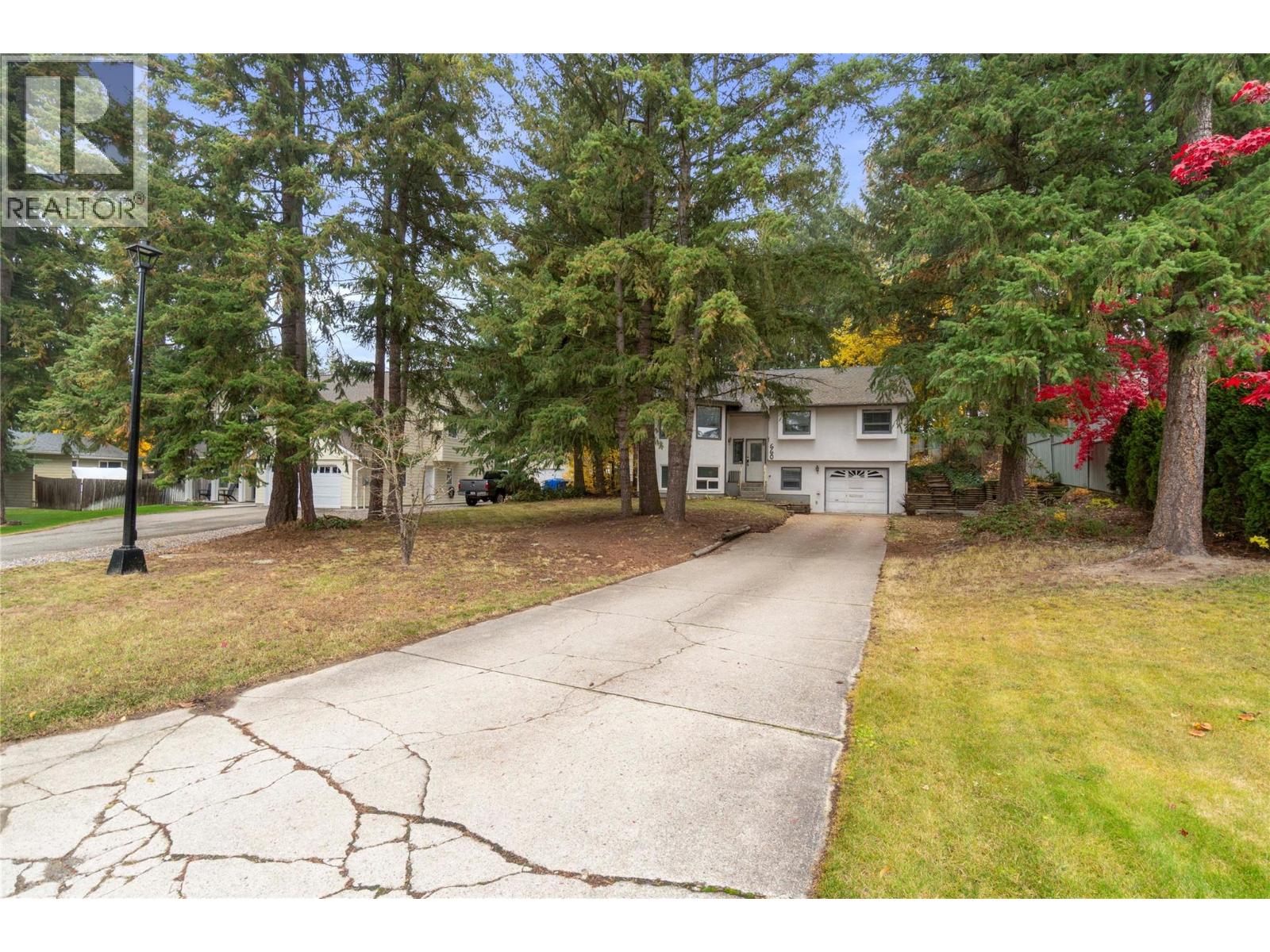  660 25 Street, Salmon Arm