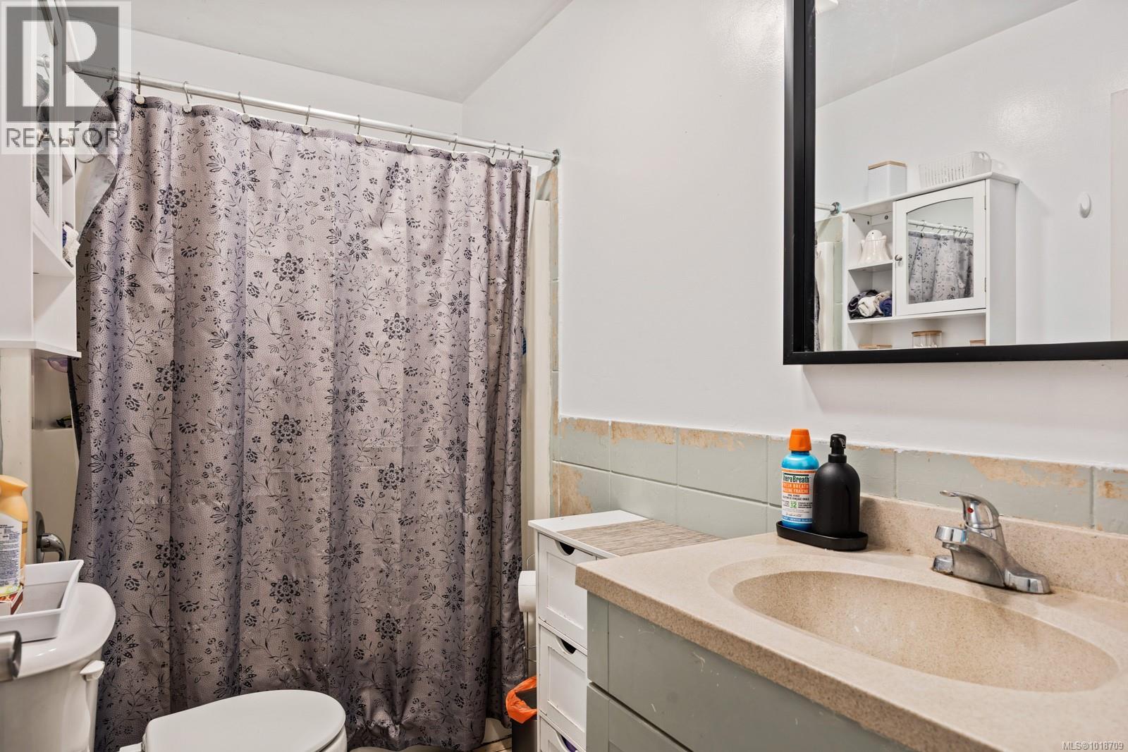 4792 Lewis Rd, Campbell River