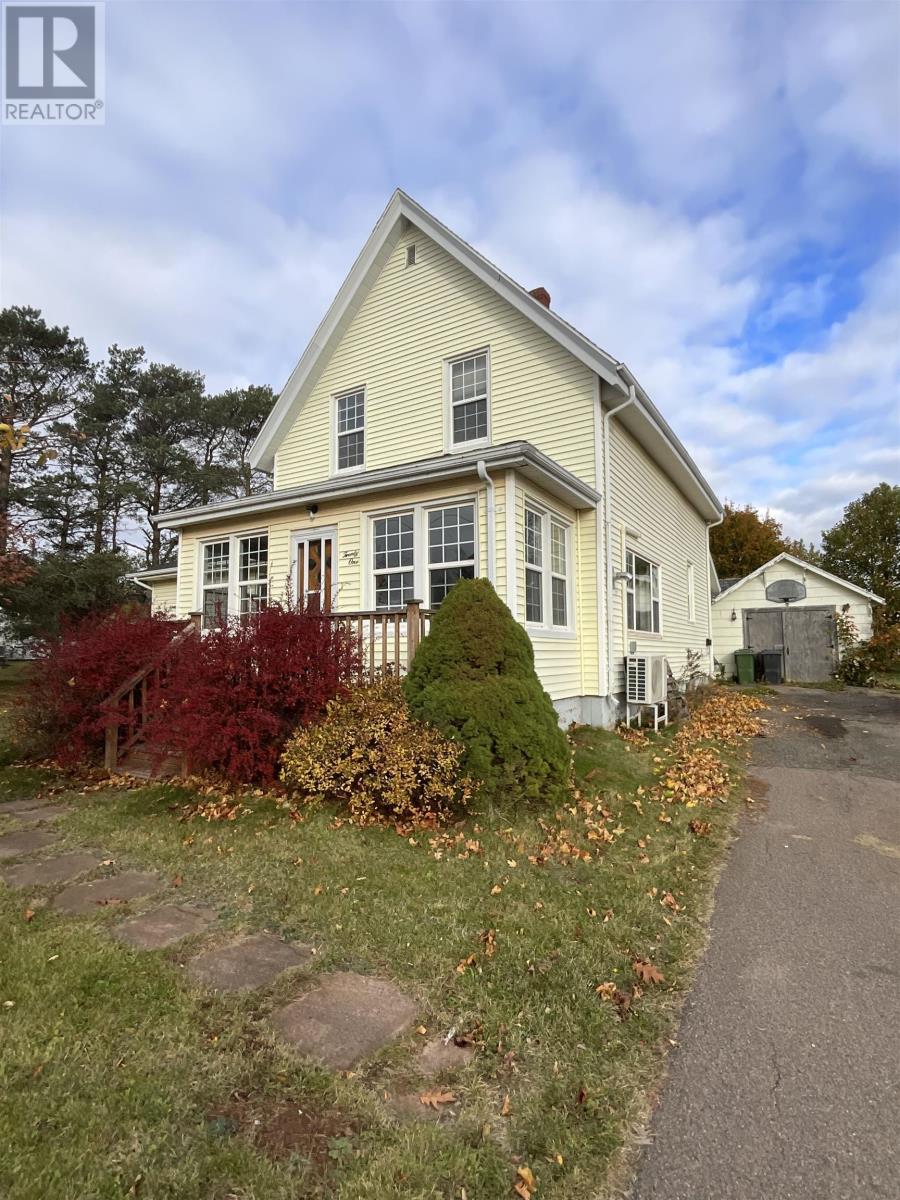 21 Bayview Drive - Photo 2 of 19, Summerside, Prince Edward Island