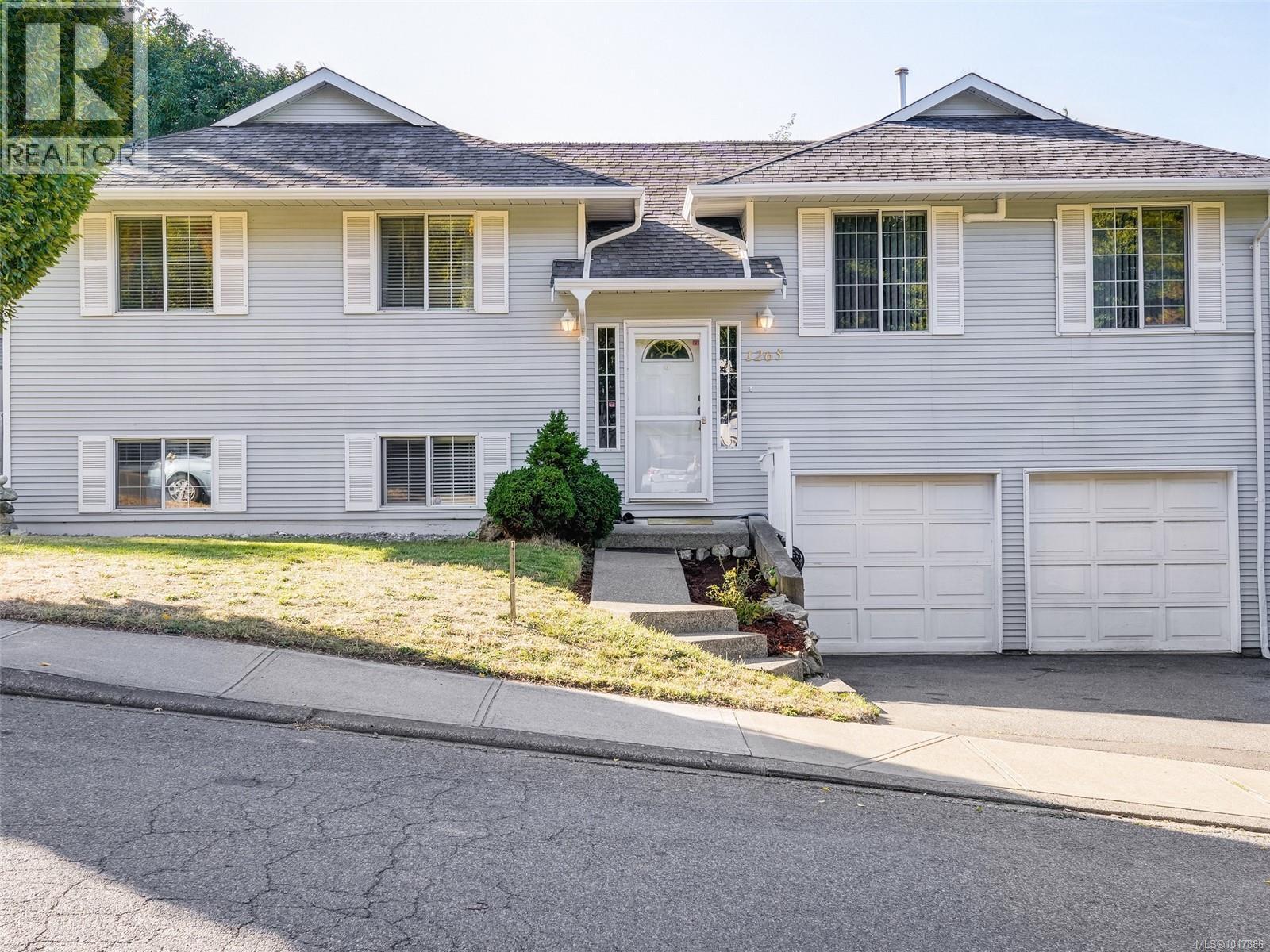 1265 Woodway Rd, Esquimalt