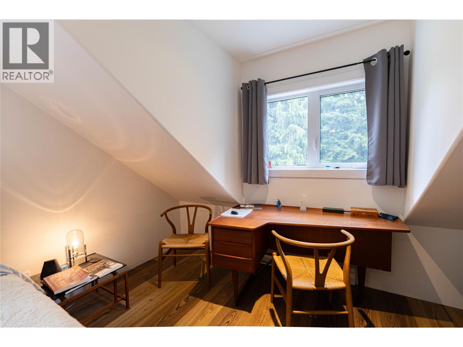  4037 Santa Road, Scotch Creek