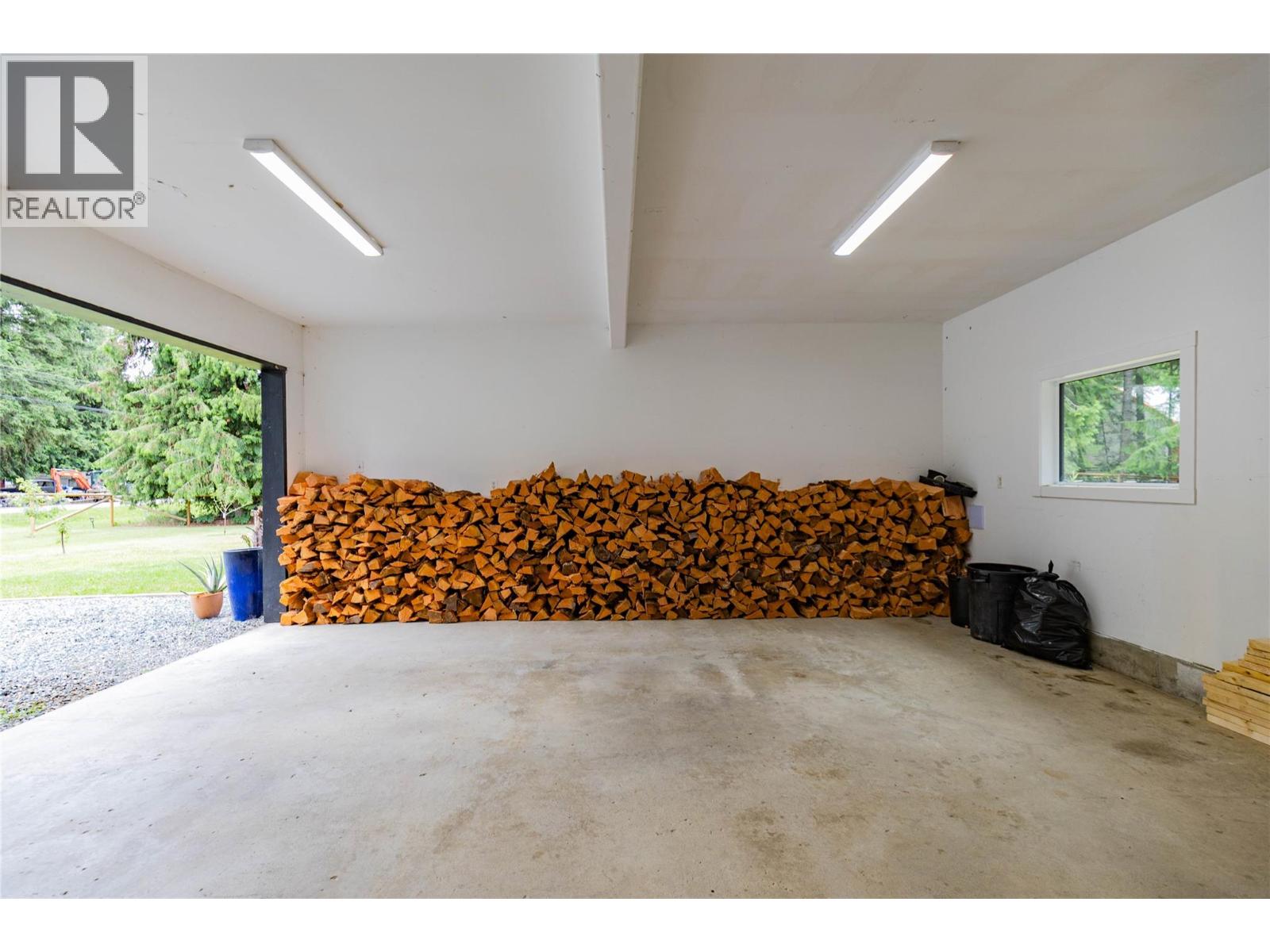  4037 Santa Road, Scotch Creek