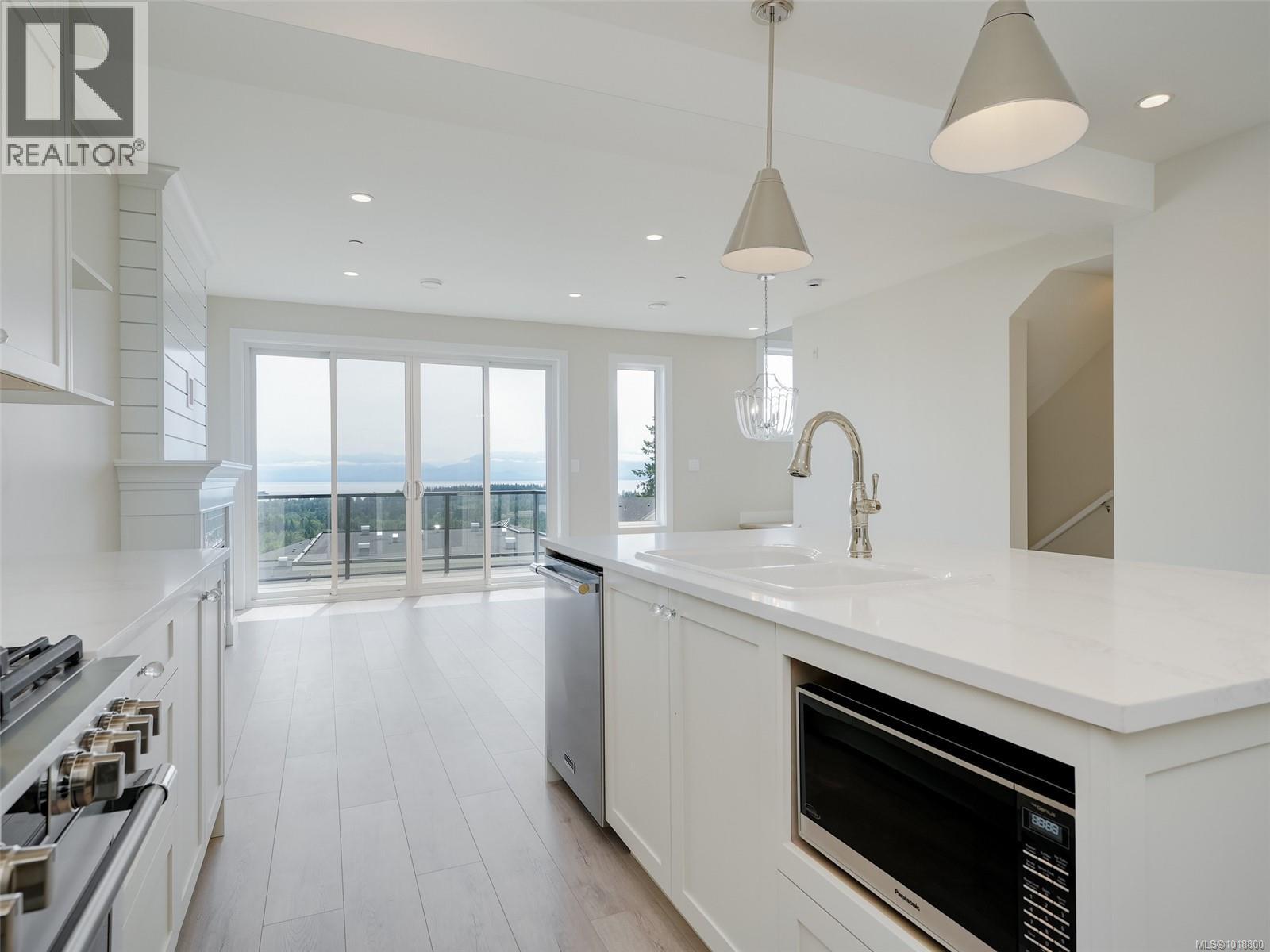 2285 Hudson Terr, Sooke