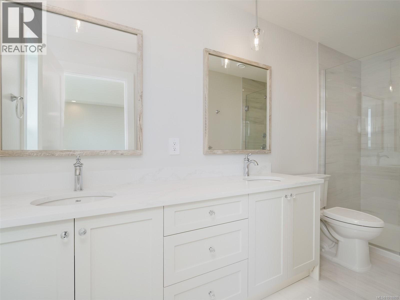 2285 Hudson Terr, Sooke