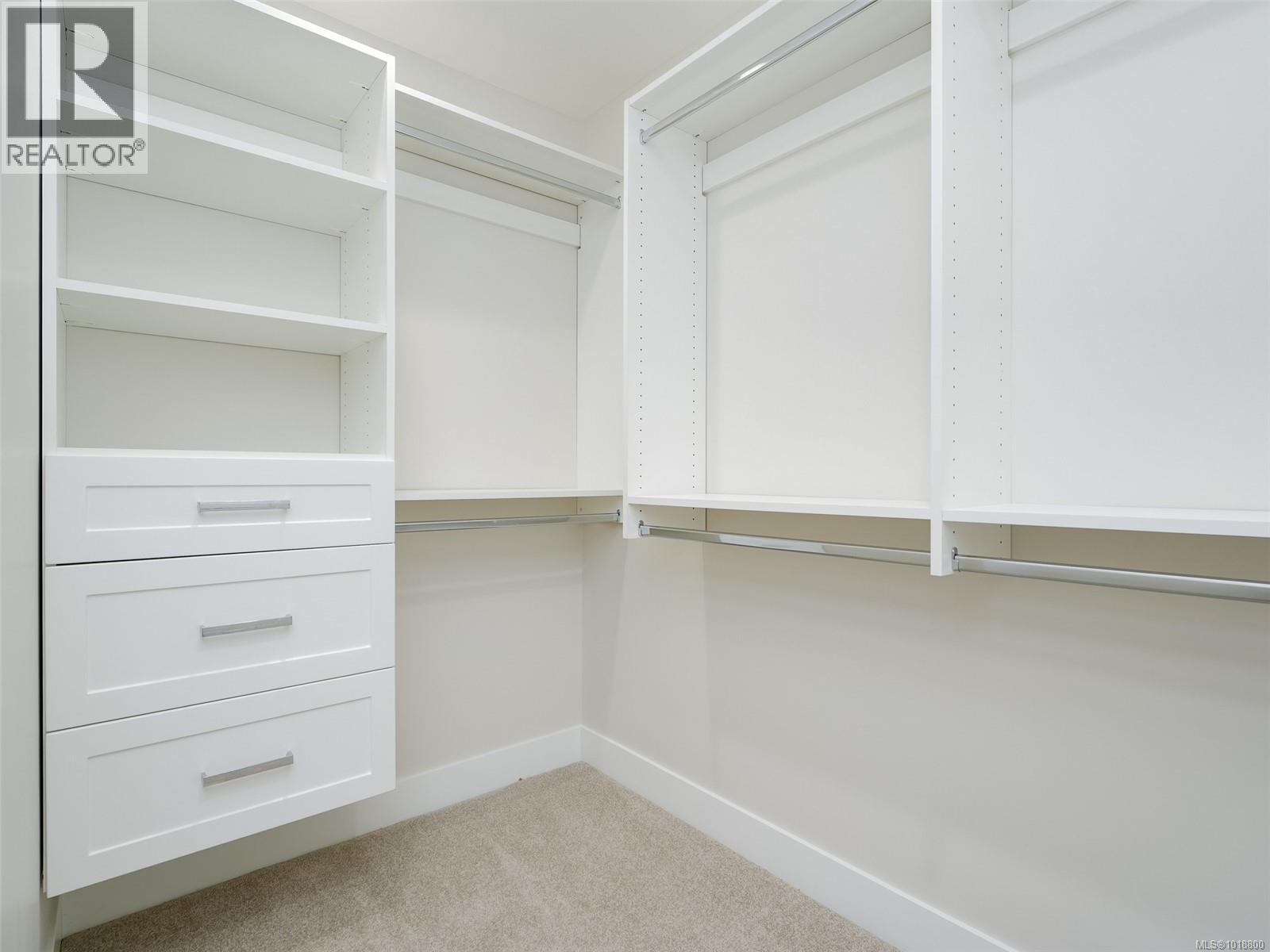 2285 Hudson Terr, Sooke