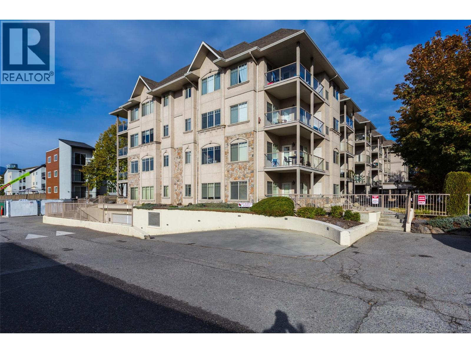 #412-1007 Harvey Avenue, Kelowna