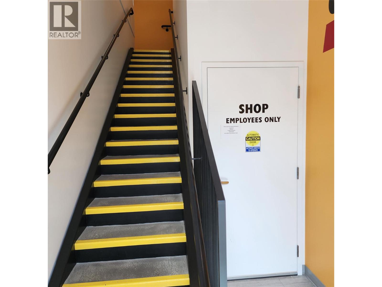 205 1625 Dilworth Drive, Kelowna