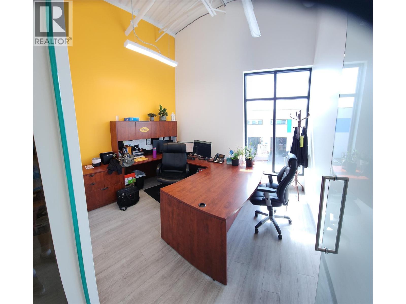 205 1625 Dilworth Drive, Kelowna