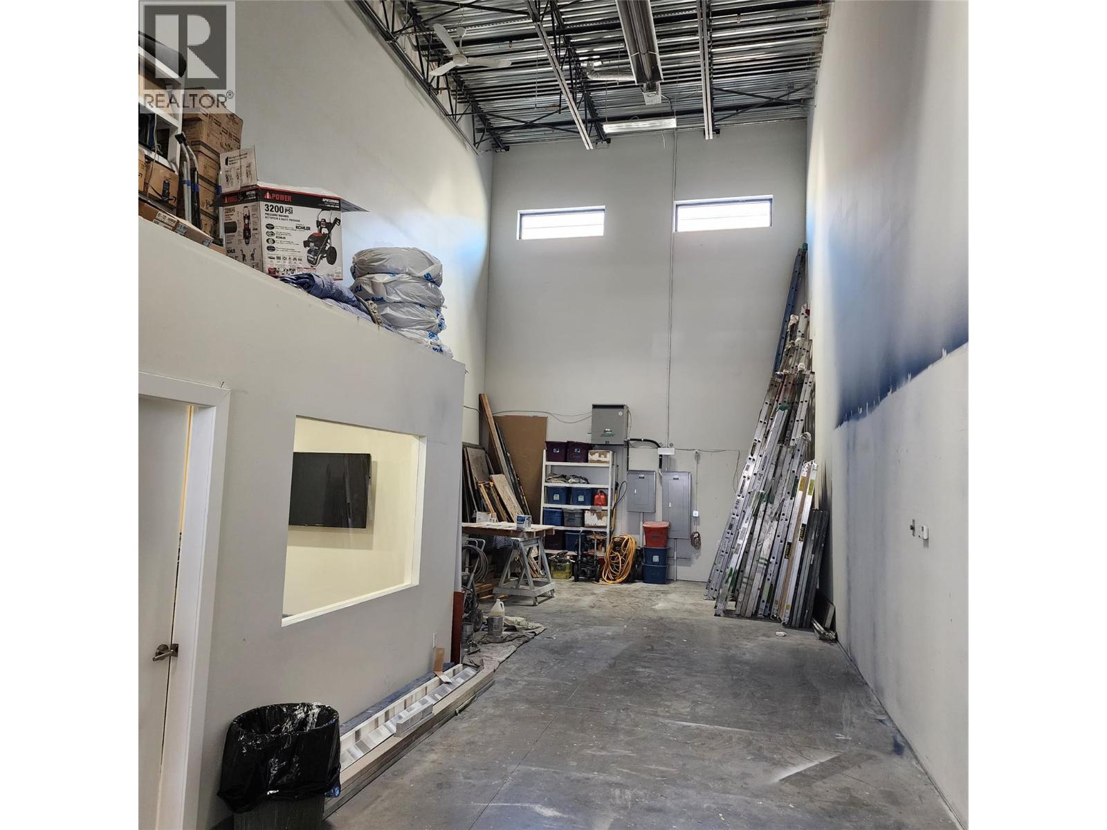 205 1625 Dilworth Drive, Kelowna