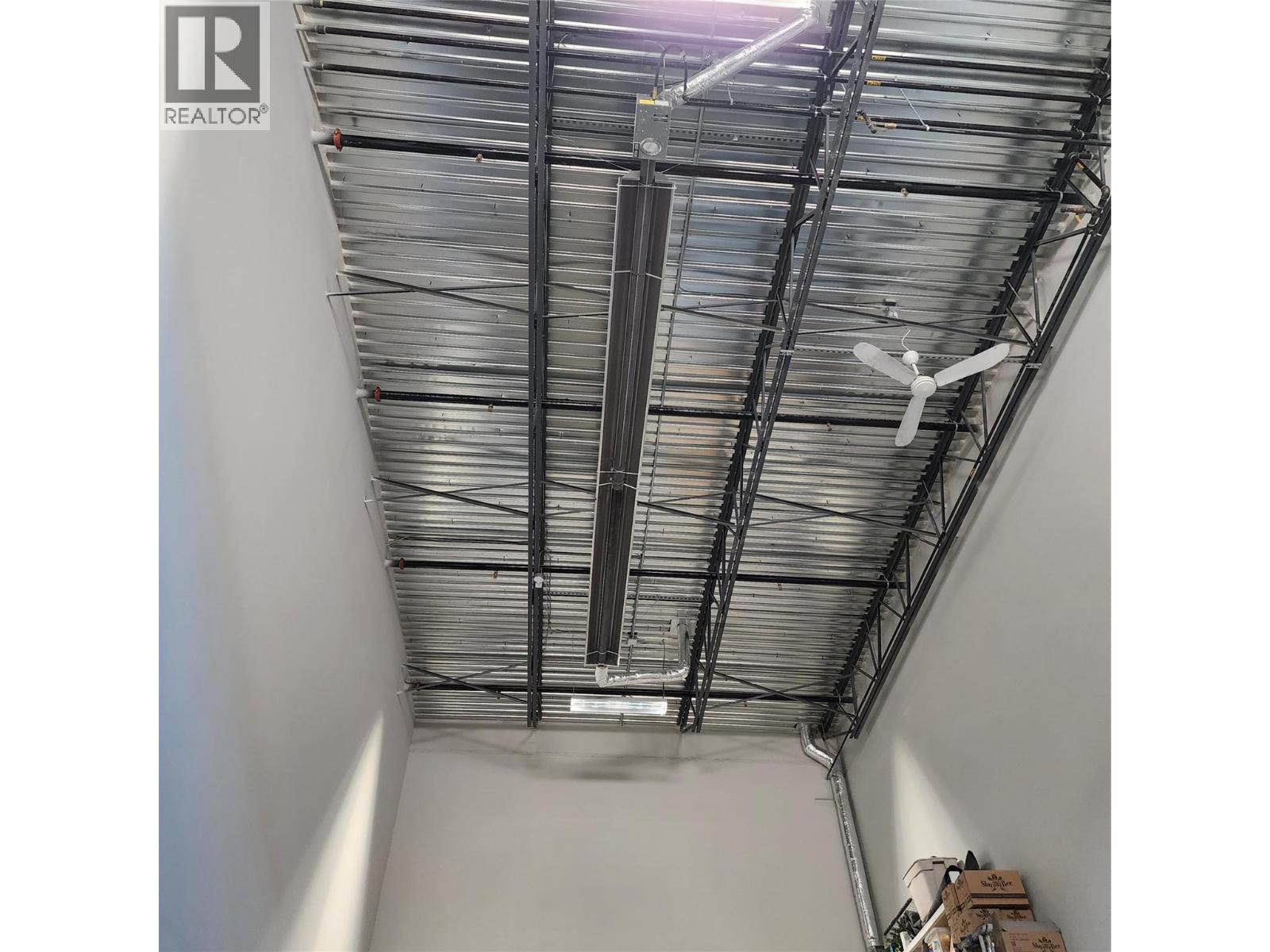 205 1625 Dilworth Drive, Kelowna