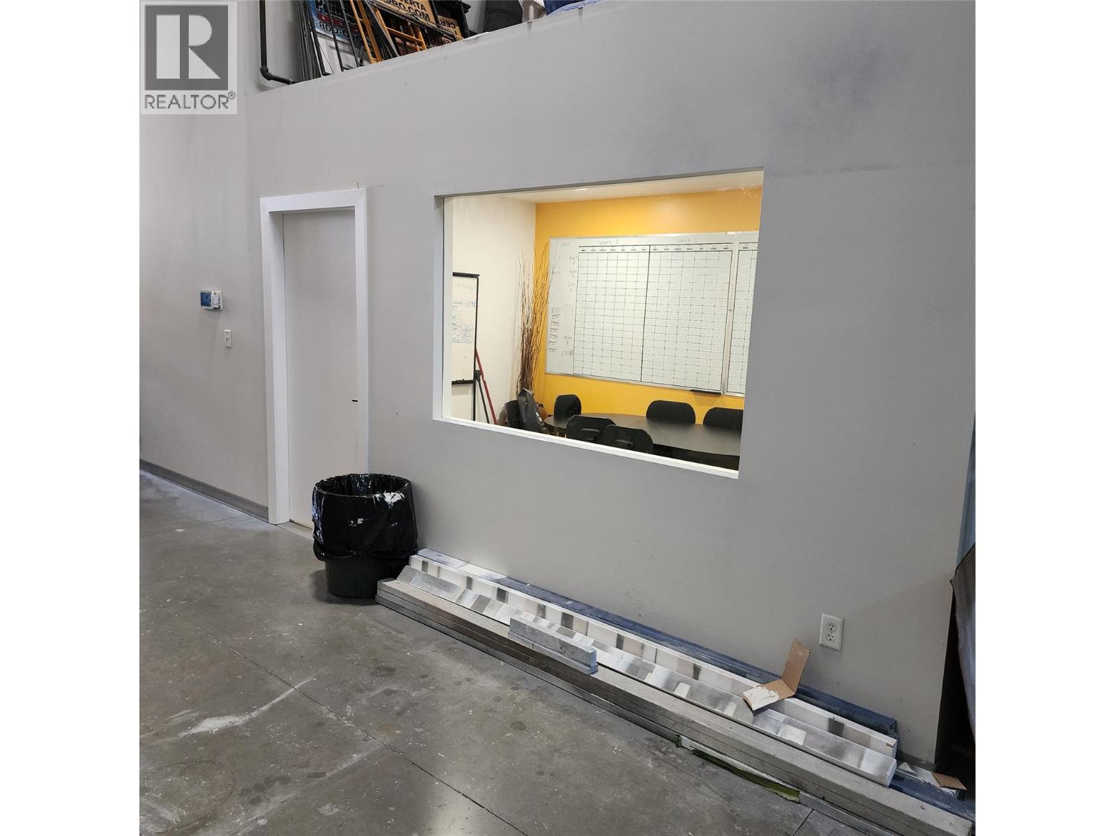 205 1625 Dilworth Drive, Kelowna