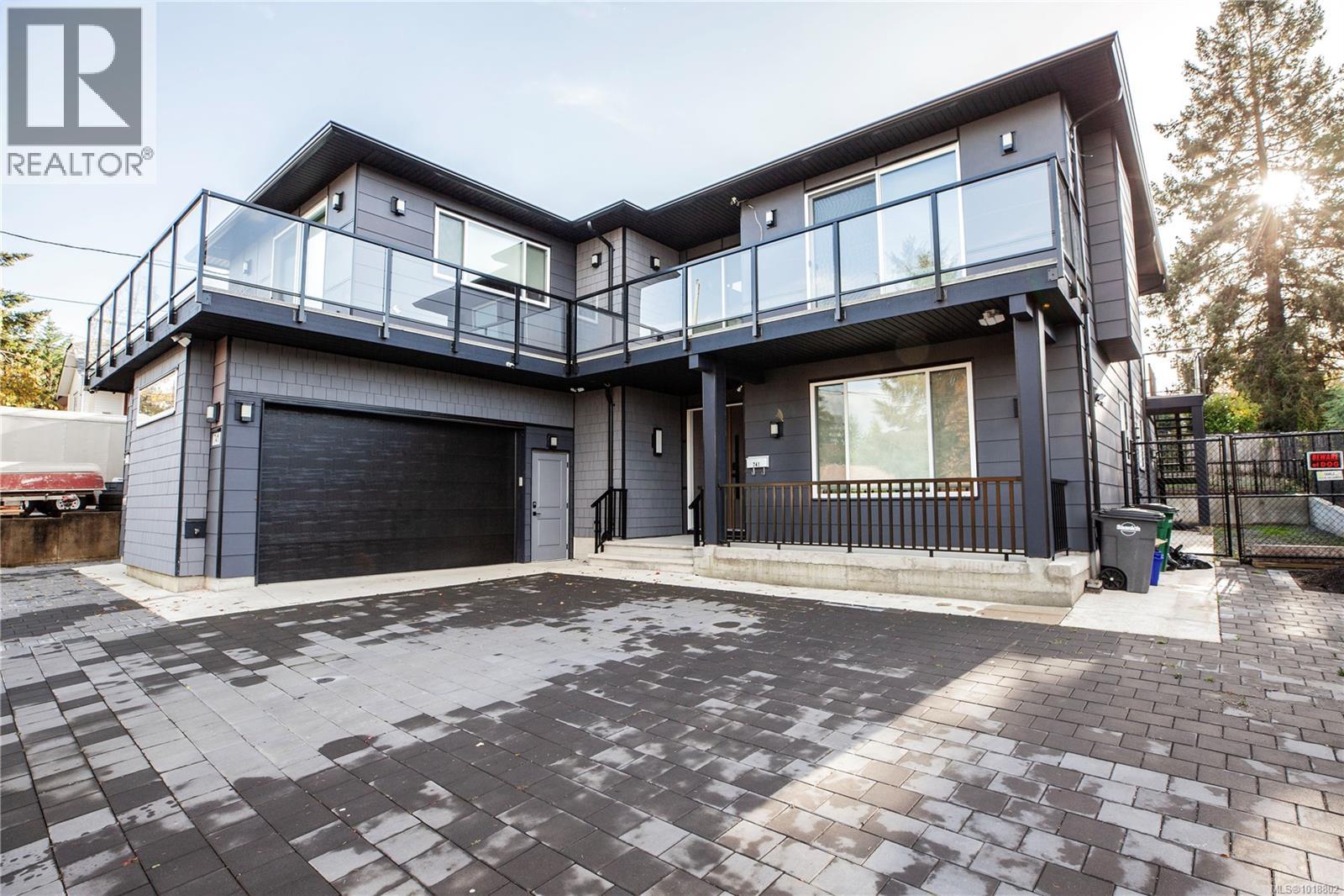  741 Snowdrop Avenue, Saanich