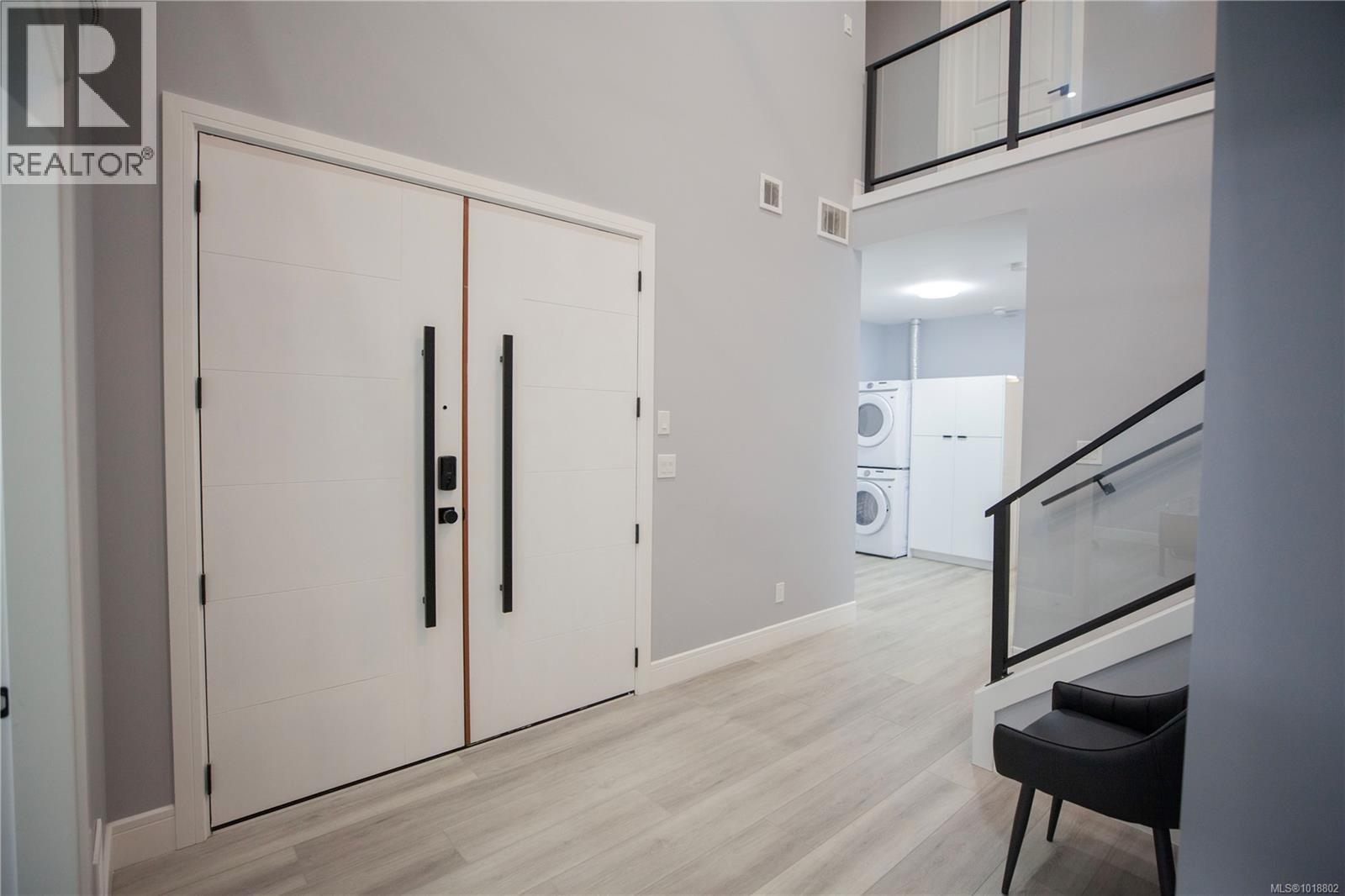  741 Snowdrop Avenue, Saanich