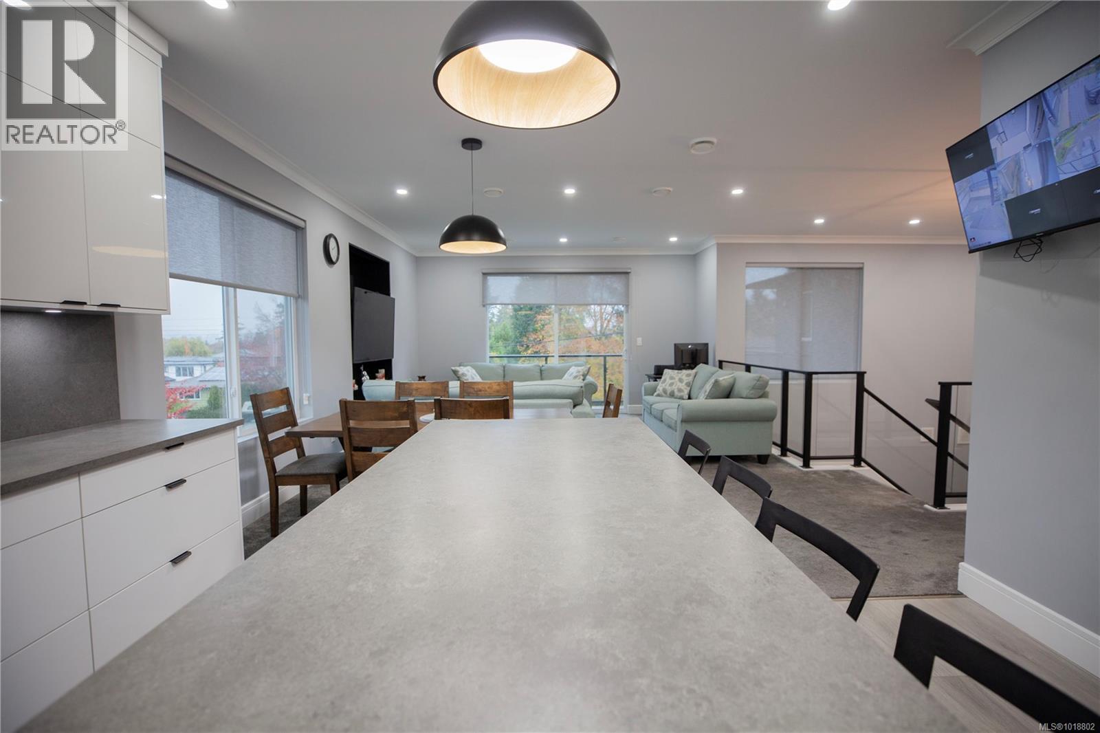  741 Snowdrop Avenue, Saanich