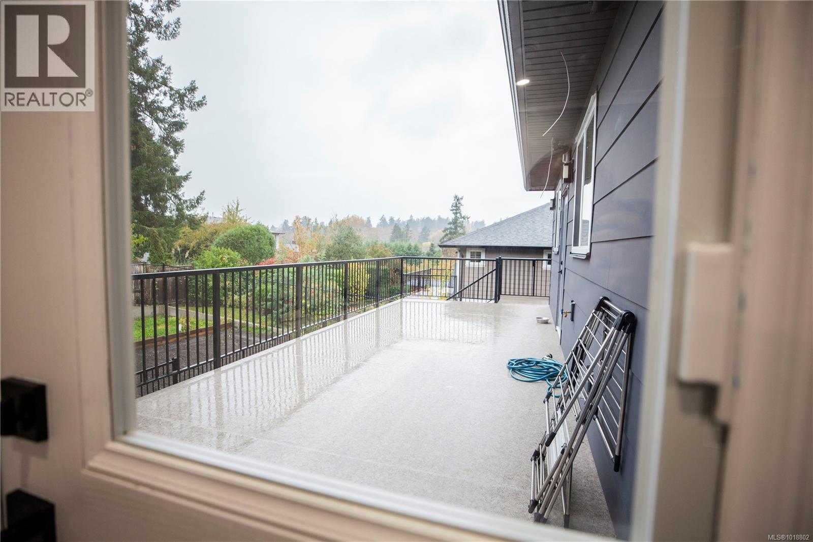  741 Snowdrop Avenue, Saanich