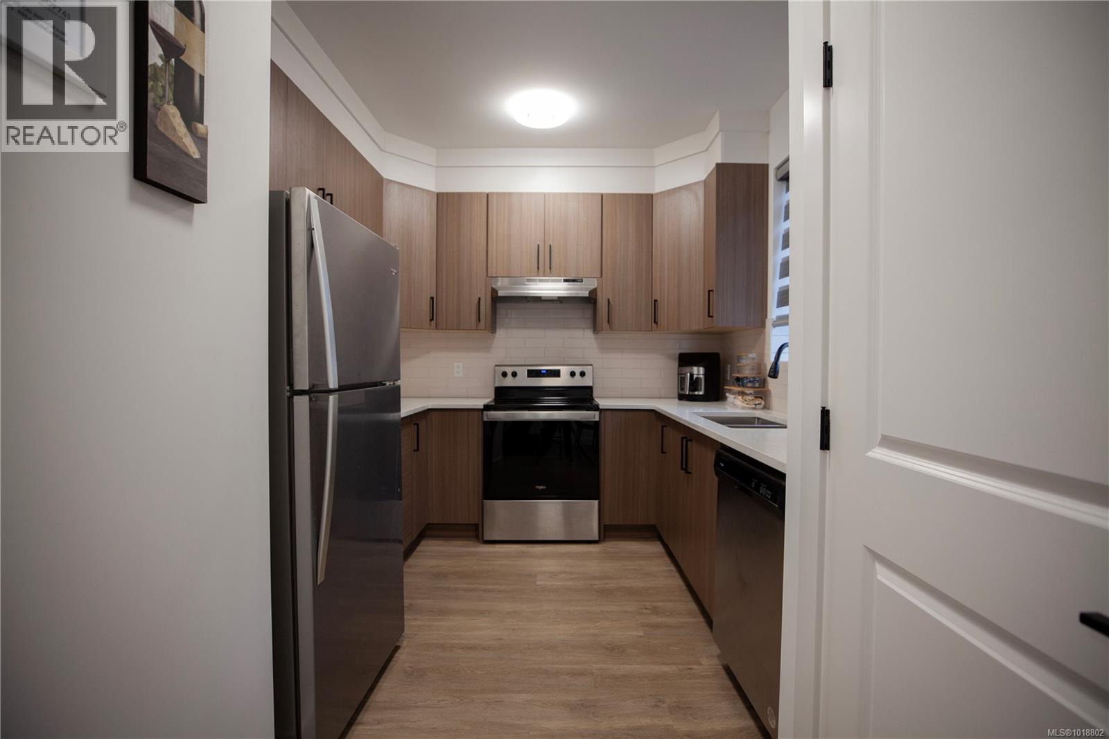  741 Snowdrop Avenue, Saanich