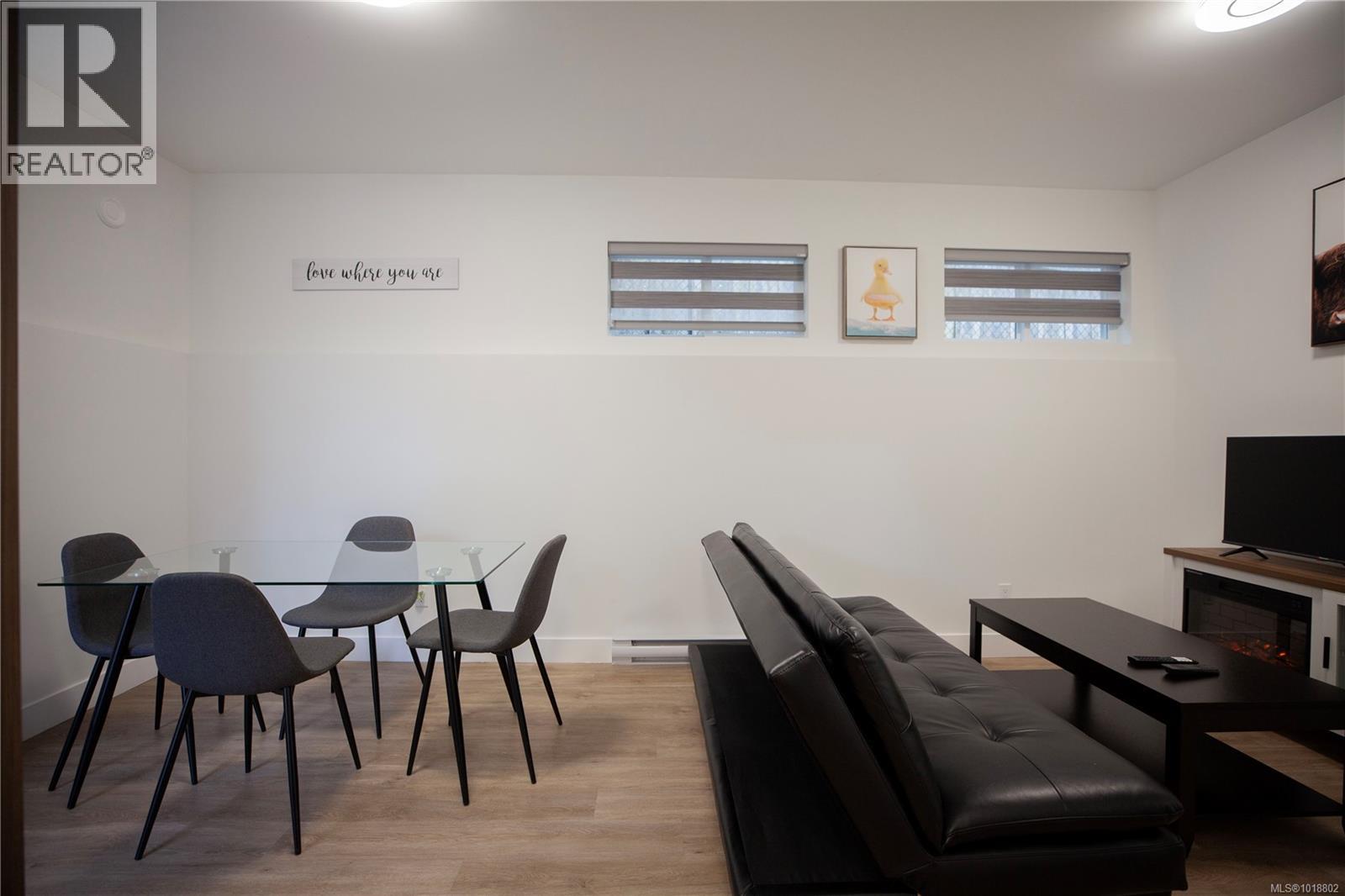  741 Snowdrop Avenue, Saanich