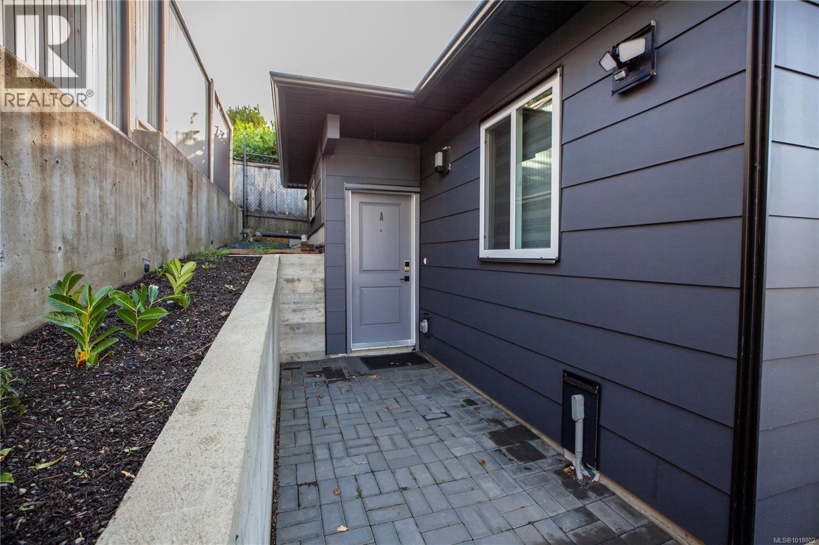  741 Snowdrop Avenue, Saanich