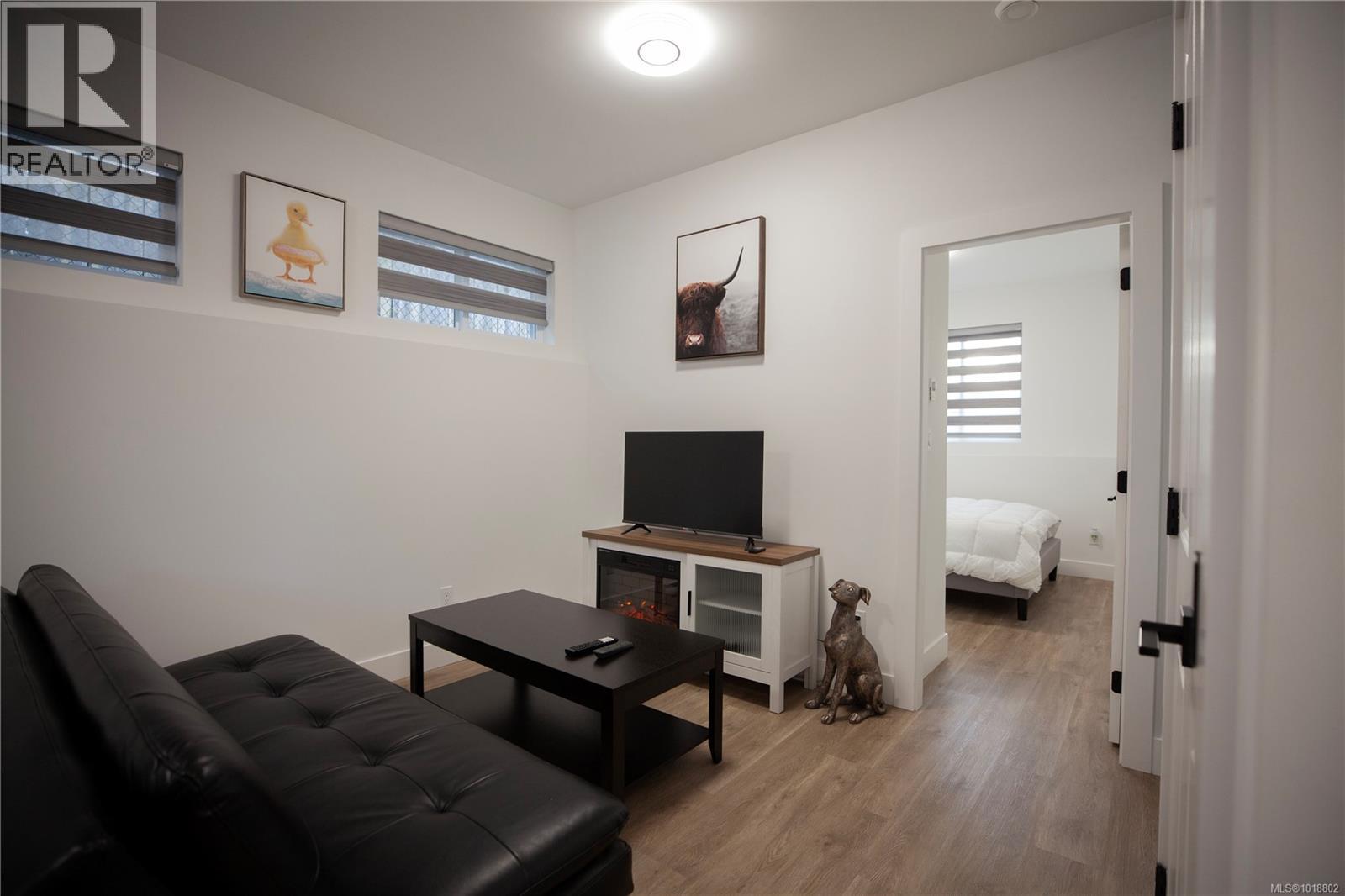  741 Snowdrop Avenue, Saanich