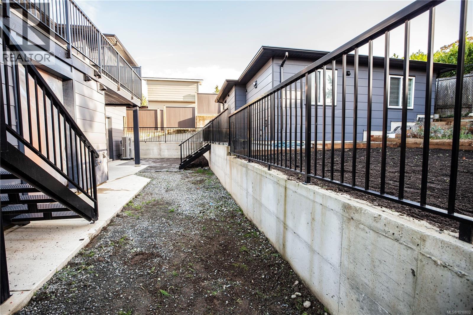  741 Snowdrop Avenue, Saanich