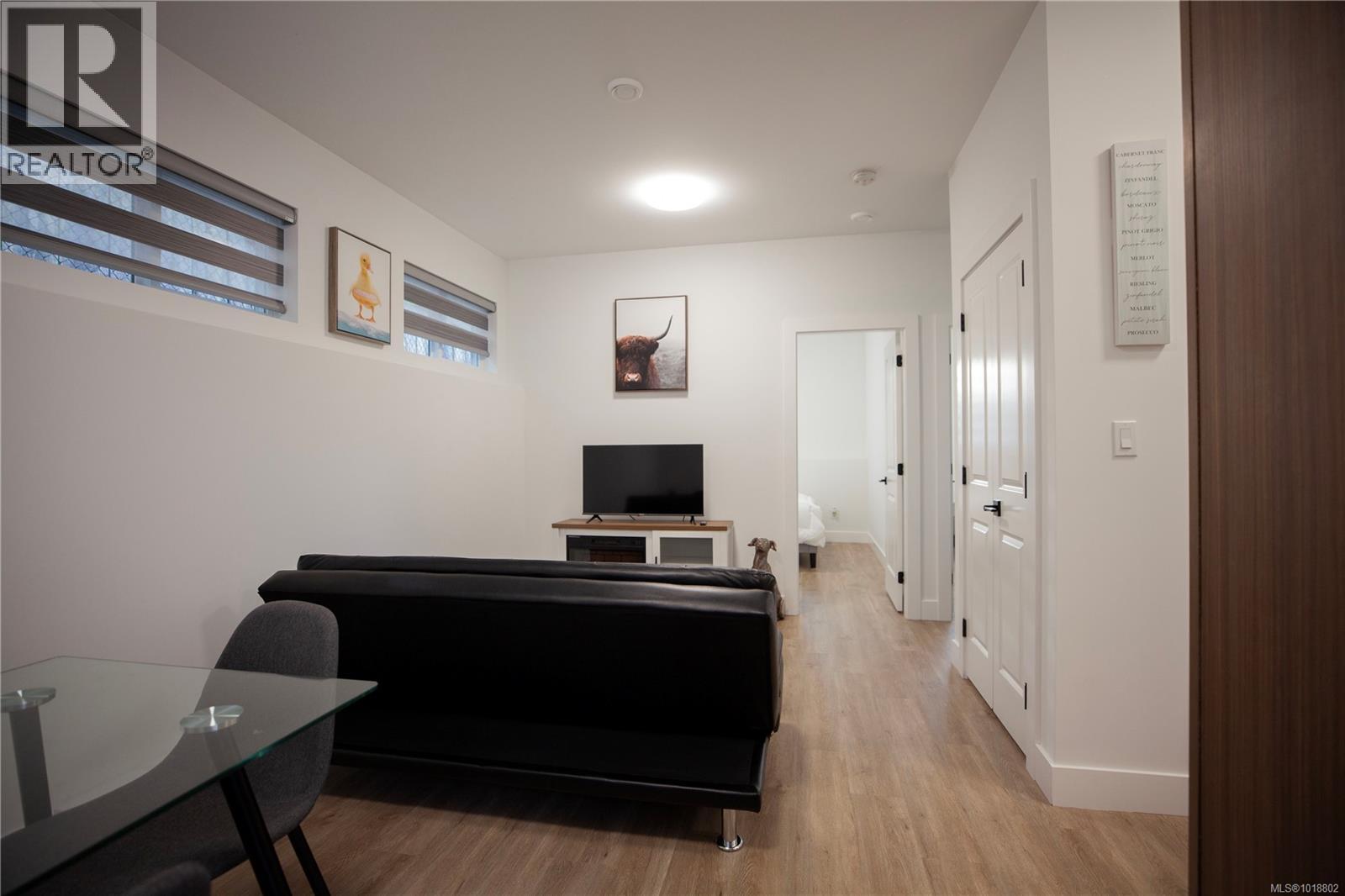  741 Snowdrop Avenue, Saanich