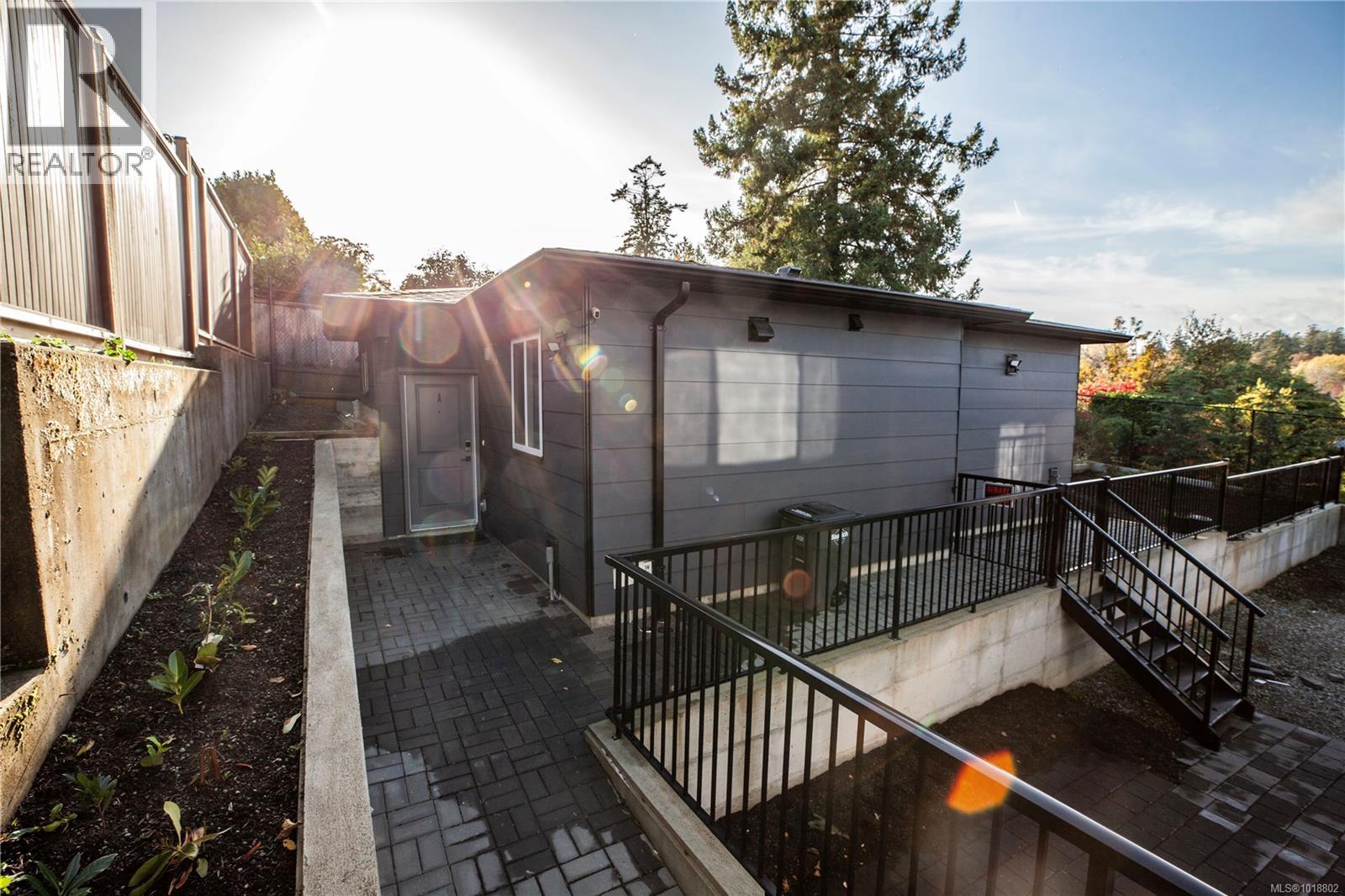  741 Snowdrop Avenue, Saanich