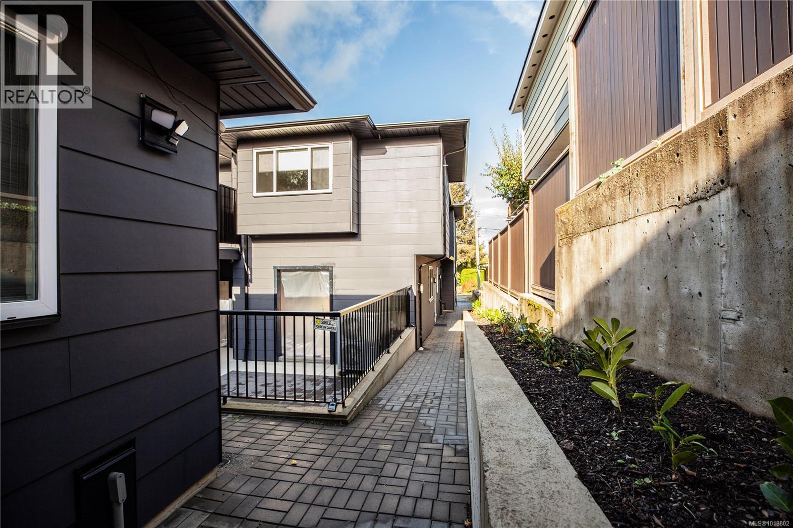  741 Snowdrop Avenue, Saanich