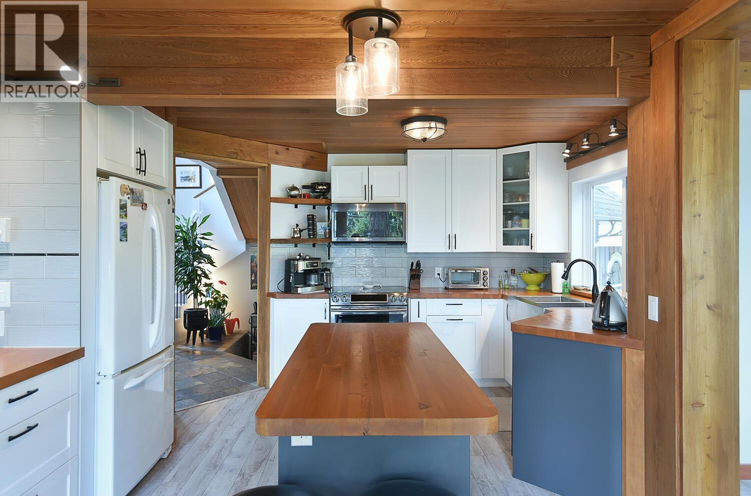 9196 TRUMAN ROAD, Halfmoon Bay