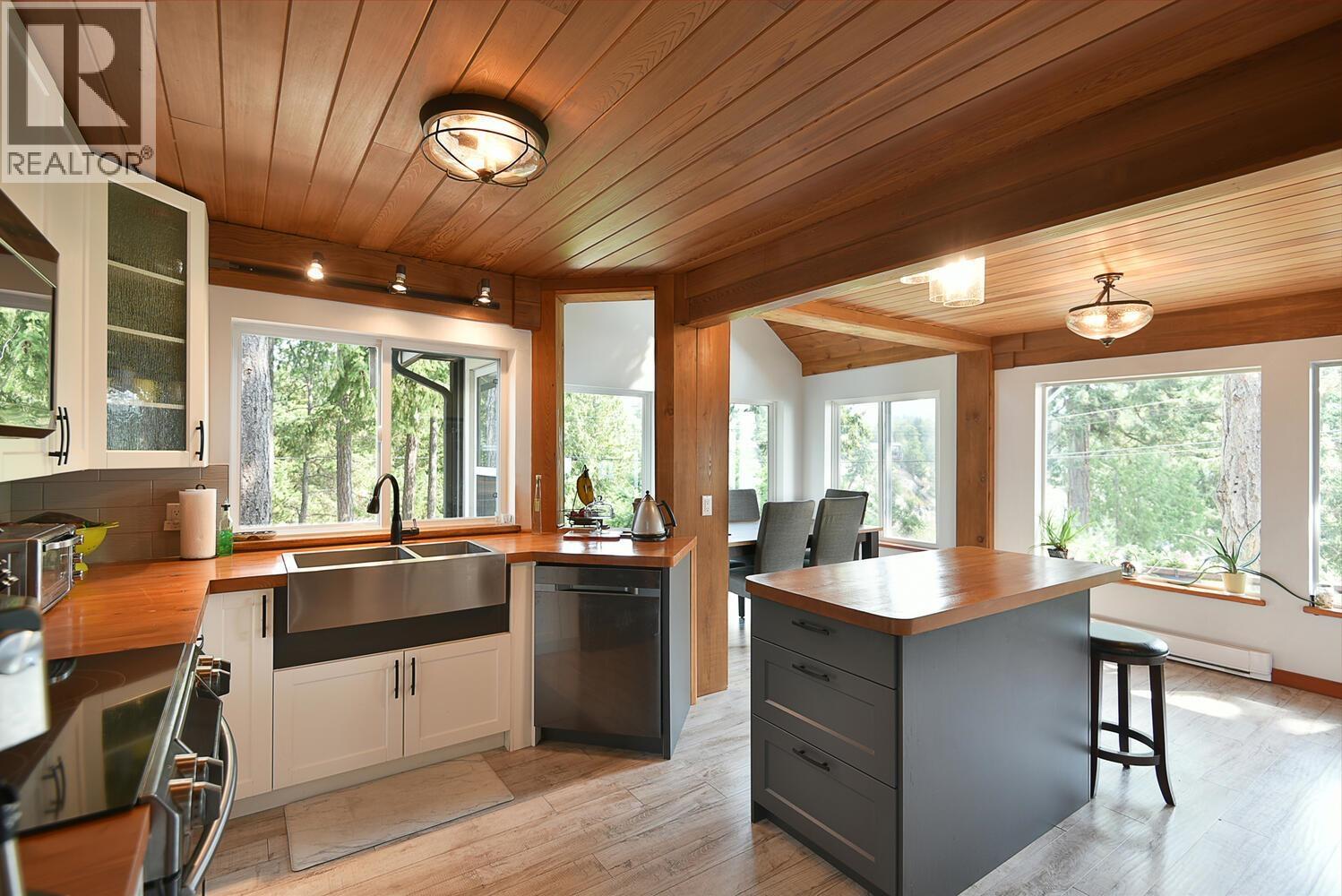 9196 TRUMAN ROAD, Halfmoon Bay