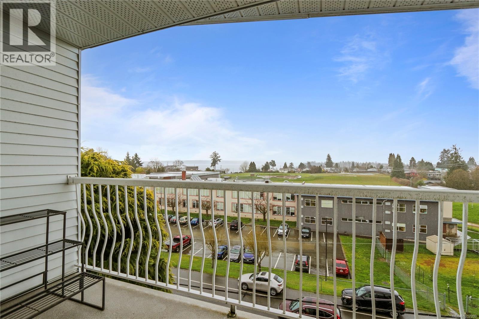 407 9942 Daniel St, Chemainus