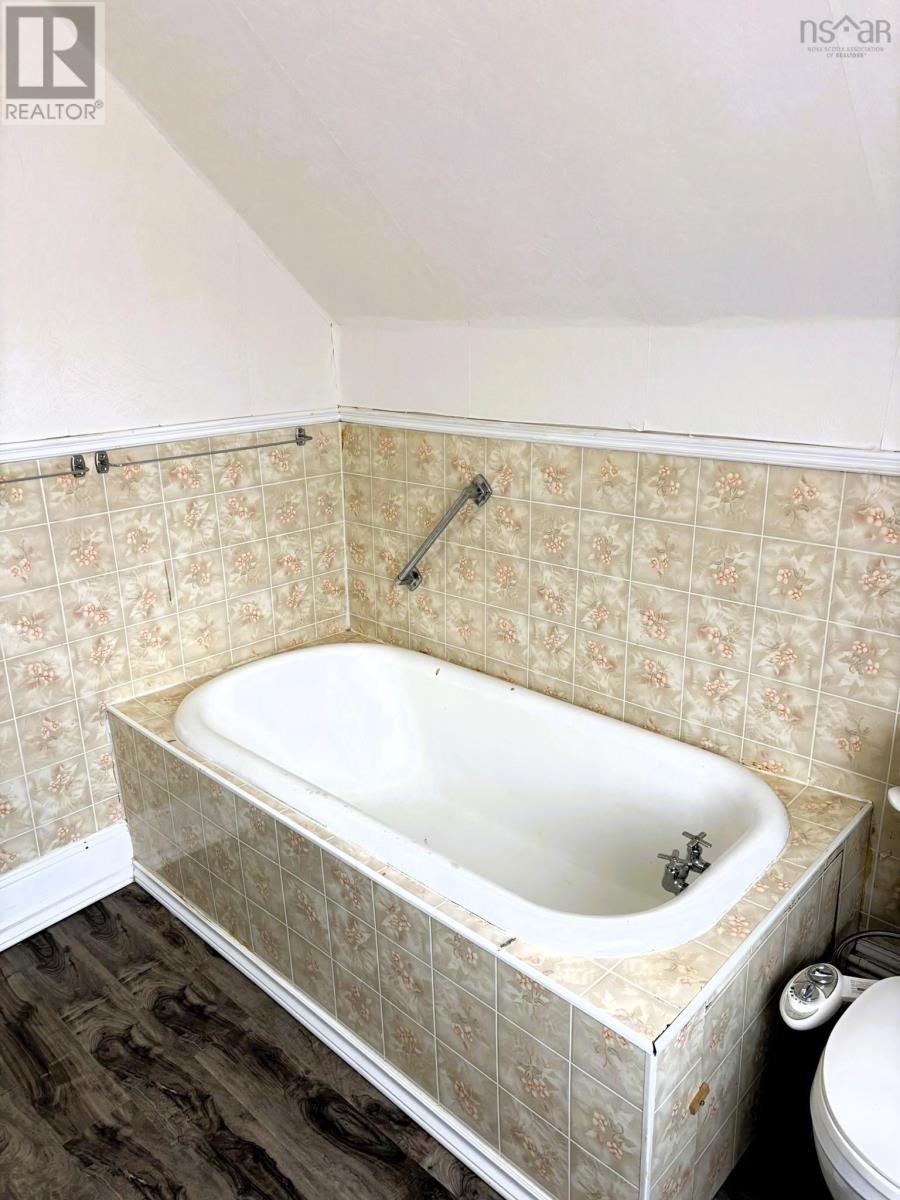 Property 27 of 30 of 1 beaverdam Road