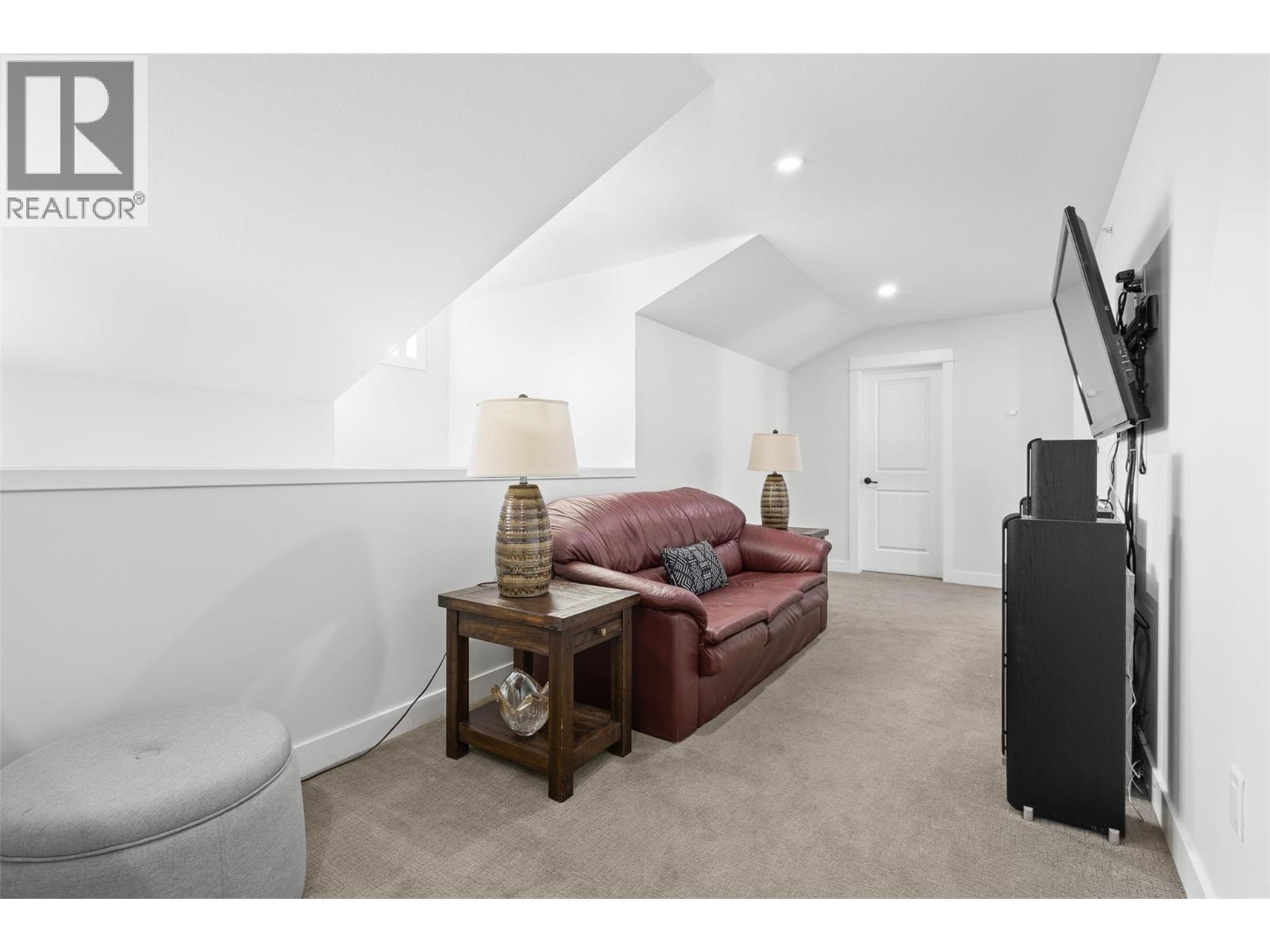 9563 Jensen Road Unit# 202, Lake Country