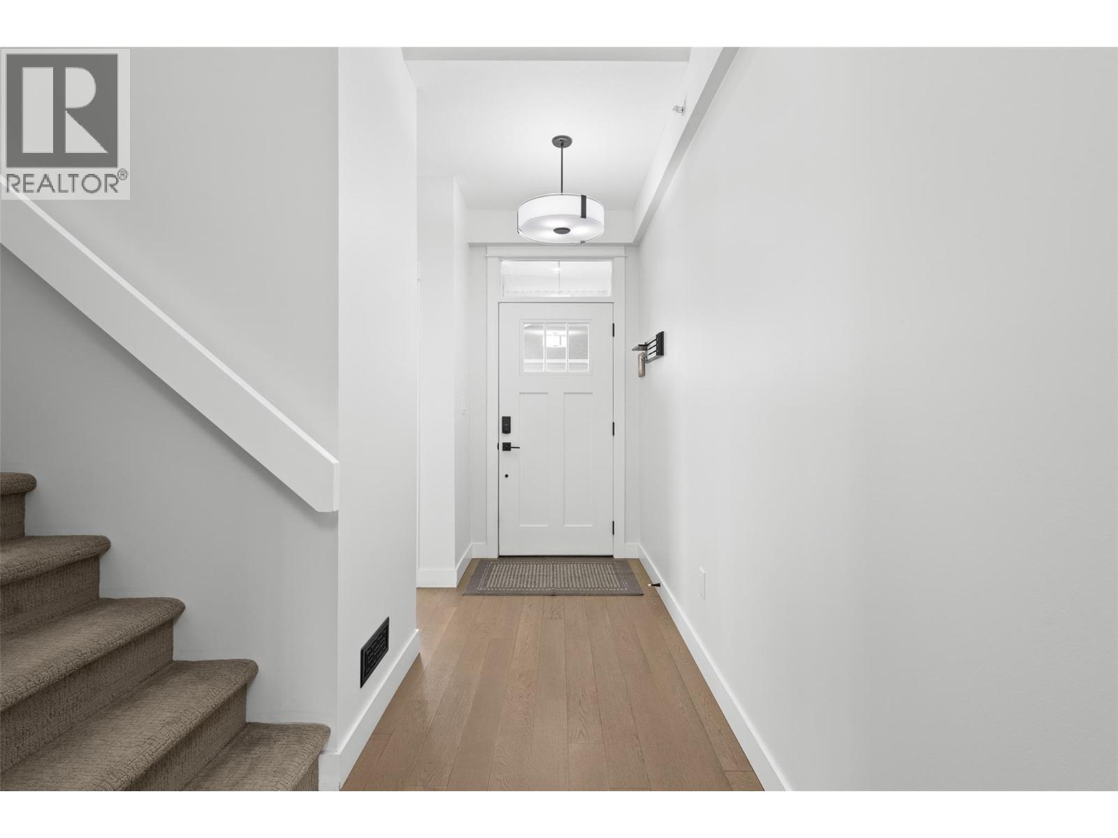 9563 Jensen Road Unit# 202, Lake Country