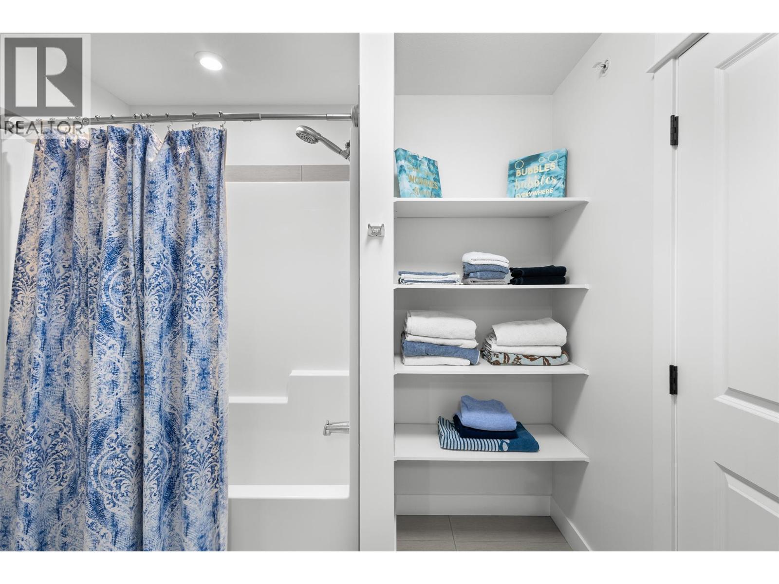 9563 Jensen Road Unit# 202, Lake Country