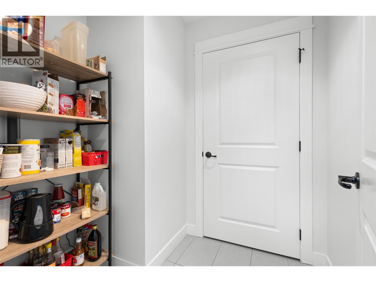 9563 Jensen Road Unit# 202, Lake Country