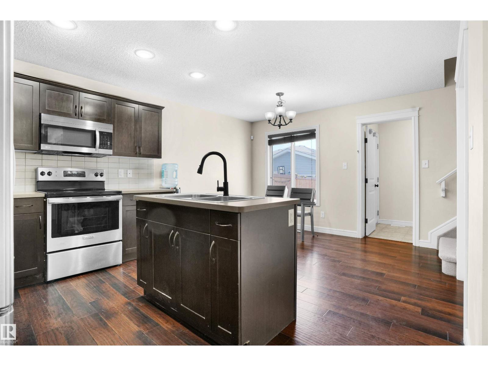 1442 33A Street NW NW, Edmonton