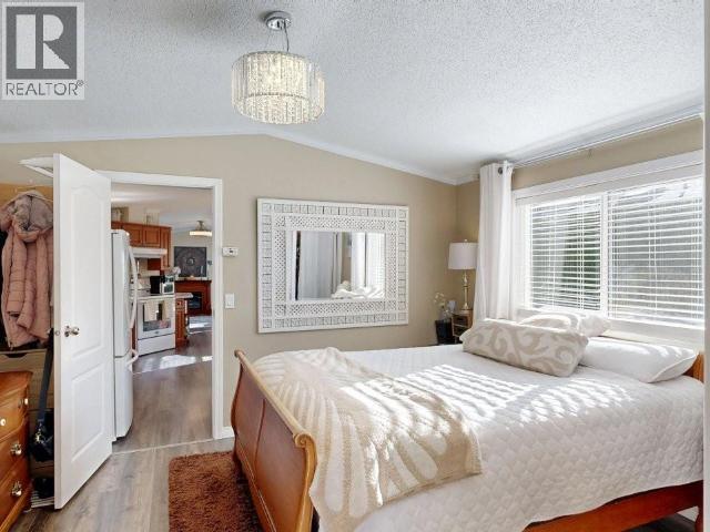 236-7575 DUNCAN STREET - 10