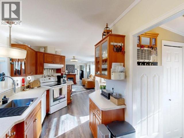 236-7575 DUNCAN STREET - 11