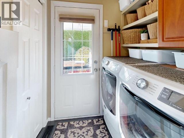 236-7575 DUNCAN STREET - 12