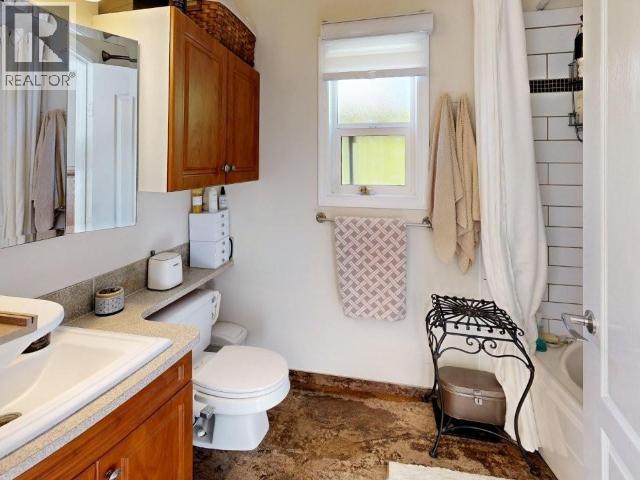 236-7575 DUNCAN STREET - 9