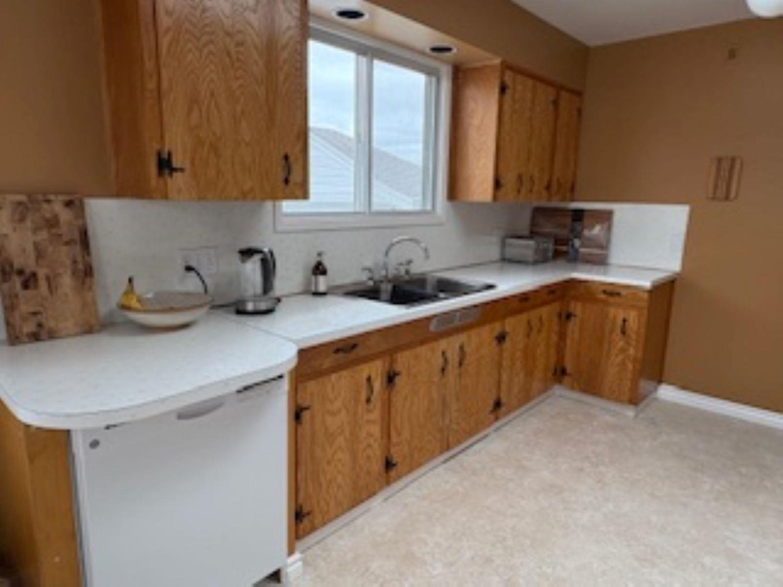 15568 THRIFT, White Rock