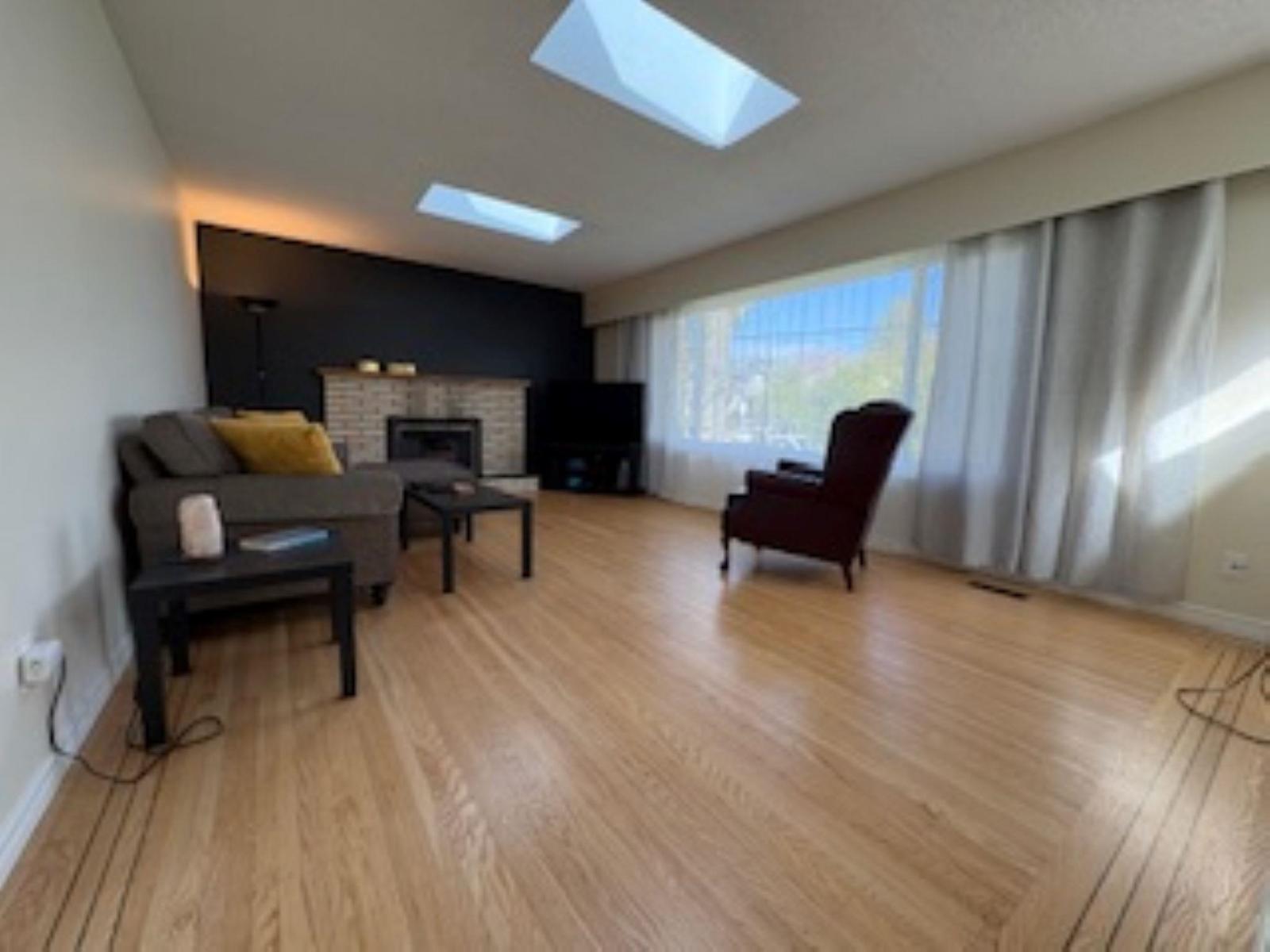 15568 THRIFT, White Rock